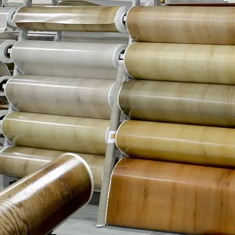 ਡਬਲਯੂਪੀਸੀ ਫਲੋਰਾਂ 'ਤੇ ਲੈਮੀਨੇਟਿੰਗ ਲਈ ਪੀਵੀਸੀ ਕਲਰ ਸਜਾਵਟ ਫਿਲਮਾਂ: ਉਹ ਤੁਹਾਡੀ ਫਲੋਰਿੰਗ ਲਈ ਗੇਮ ਚੇਂਜਰ ਕਿਉਂ ਹਨ